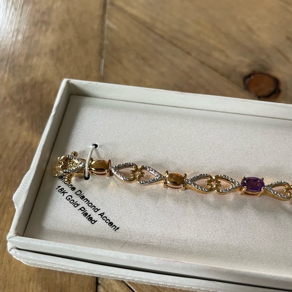 18K Gold Plated Bracelet - Picture 2 of 3